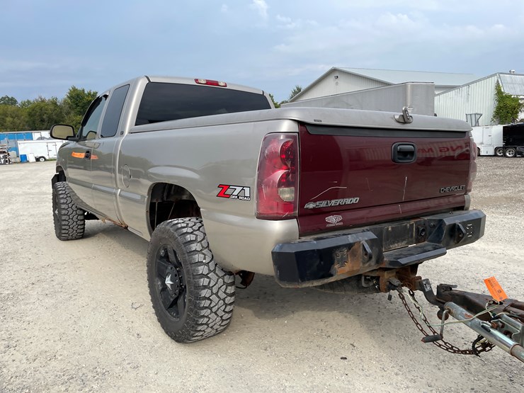 #1014-•-2003-chevy-extended-cab-pickup-truck-(has-wi-title)-image-6