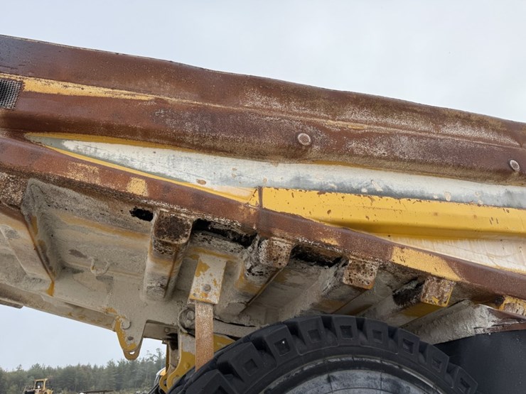 komatsu-hd465-5-image-25