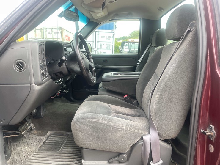 2003-chevrolet-silverado-2500-image-60