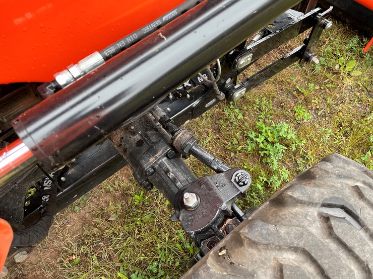 #8065-•-2024-bad-boy-4035ch-4wd-tractor-with-front-mount-berco-66"-snowblower-image-38
