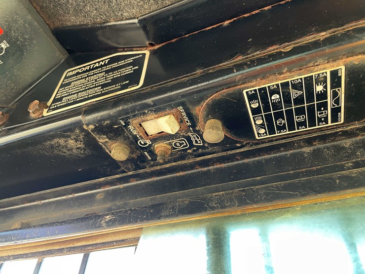1980-new-holland-lx885-image-43
