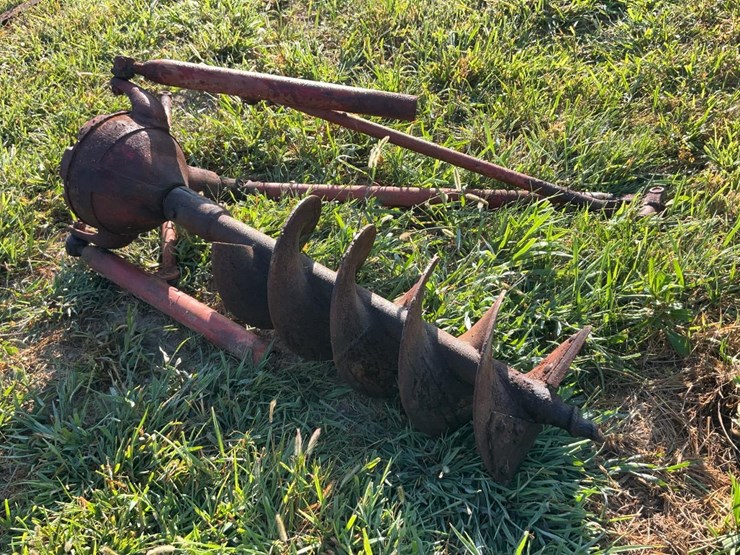 #107-•-3-pt.-post-hold-digger-image-3