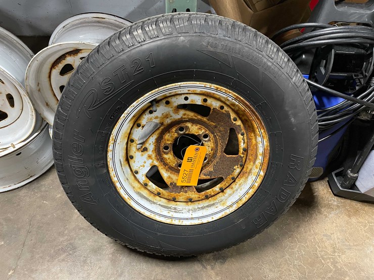 #5527-•-5-lug-trailer-spare-tire-(cw)-image-1