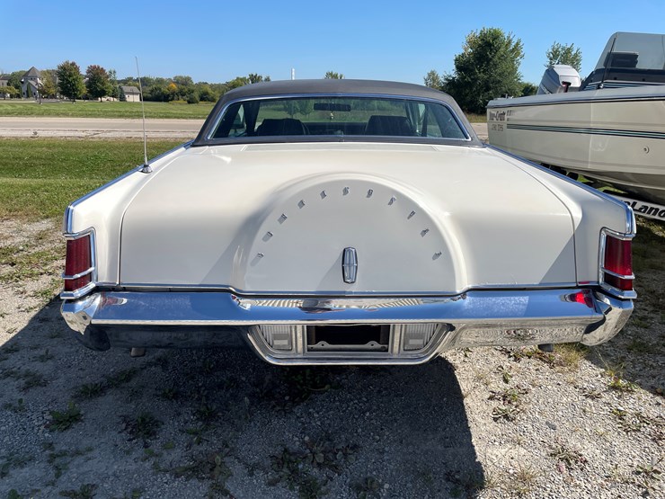 #1022-•-1969-lincoln-continental-mark-iii-image-6