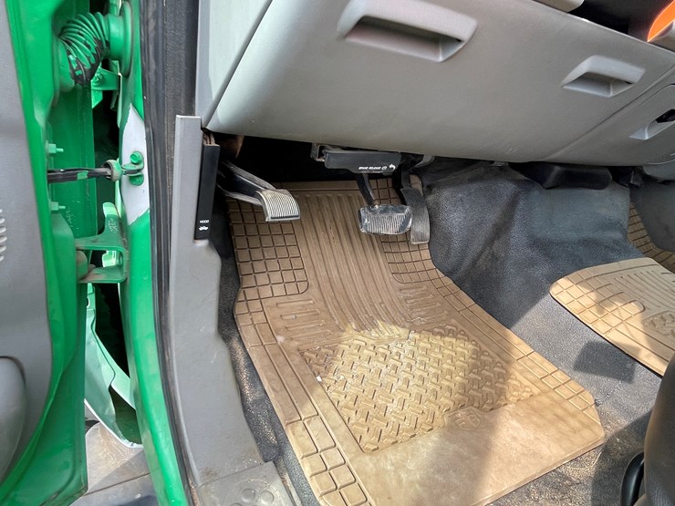 2006-ford-f550-image-38