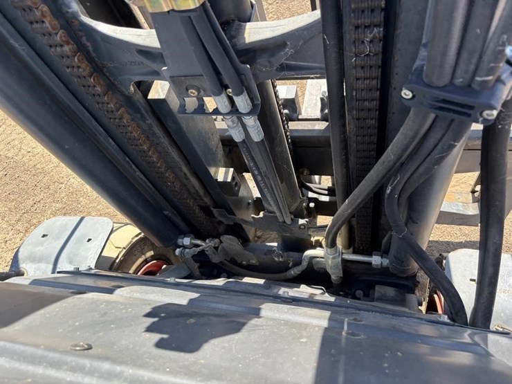 2016-linde-e25pl-forklift-image-14