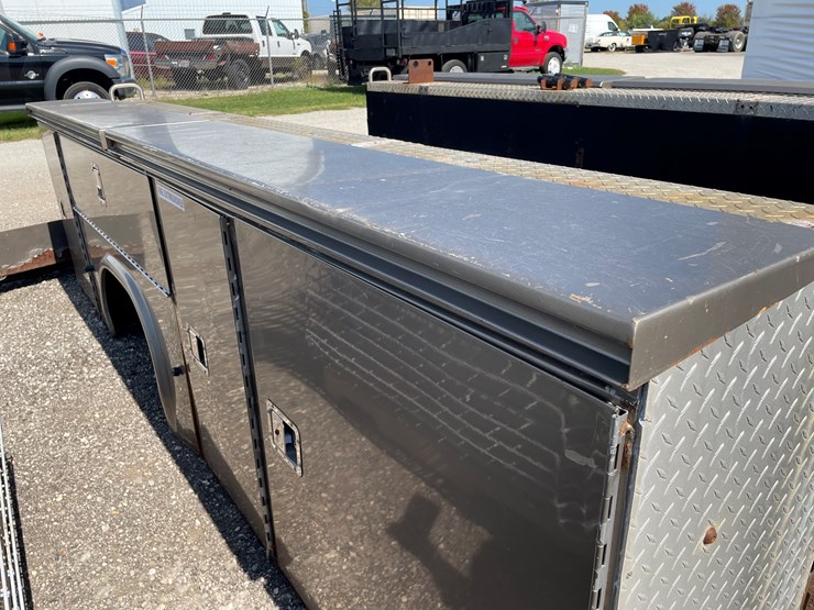#6449-•-10'-utility-truck-box-image-13