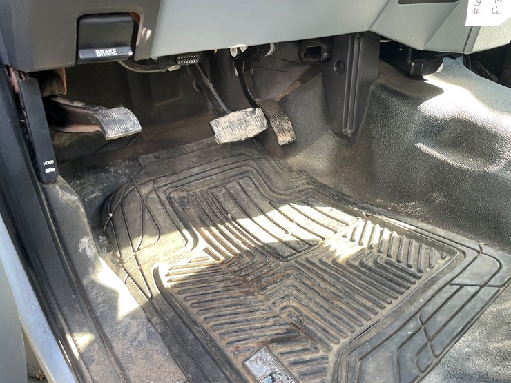 2011-ford-f350-xl-image-36
