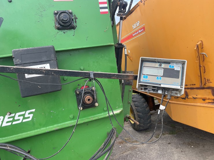 #1009-•-roto-mix-forage-express-image-20