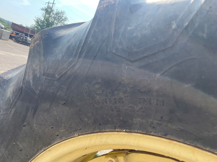 john-deere-2840-image-30