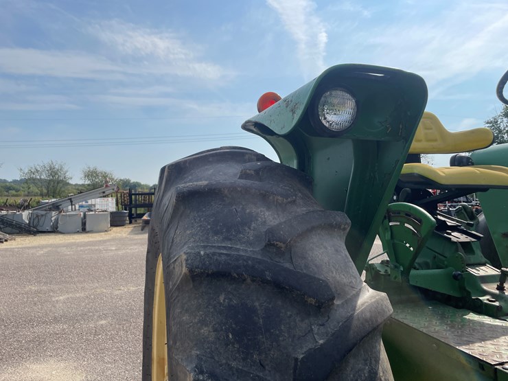 john-deere-2840-image-28