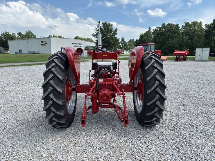 farmall-340-image-4
