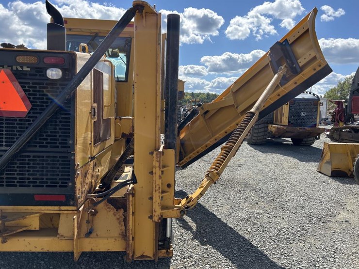 2001-deere-772ch-image-69
