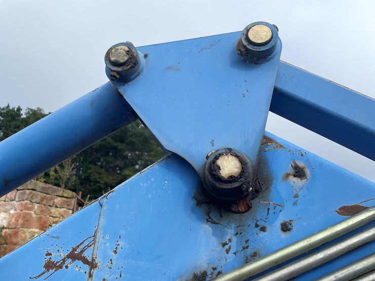 new-holland-92lb-image-15