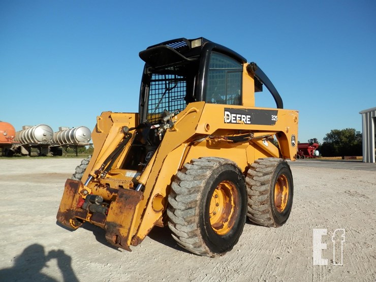 2008-deere-325-image-3