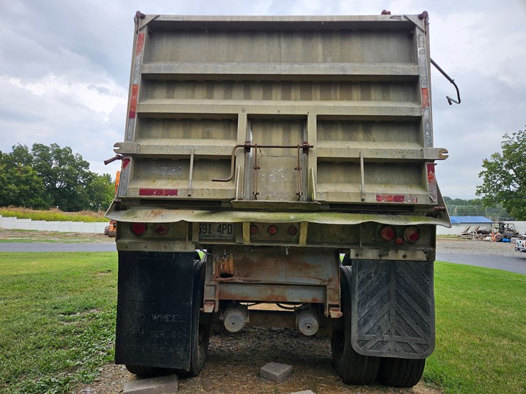 1977-fruehauf-28'-end-dump-image-13