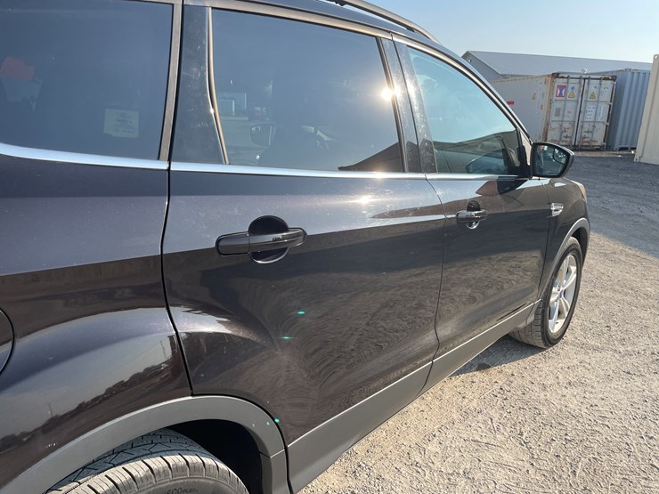 2013-ford-escape-se-image-17