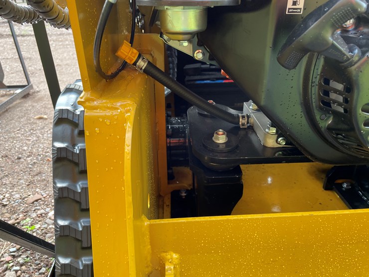 #8175-•-agt-compact-track-loader-image-20