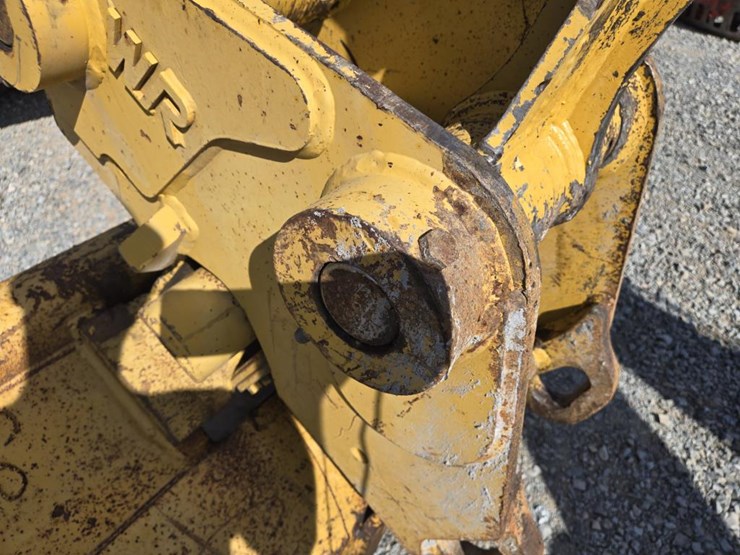 2006-caterpillar-m318-image-18