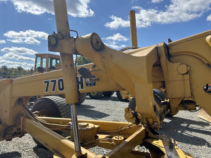 deere-770bh-image-44