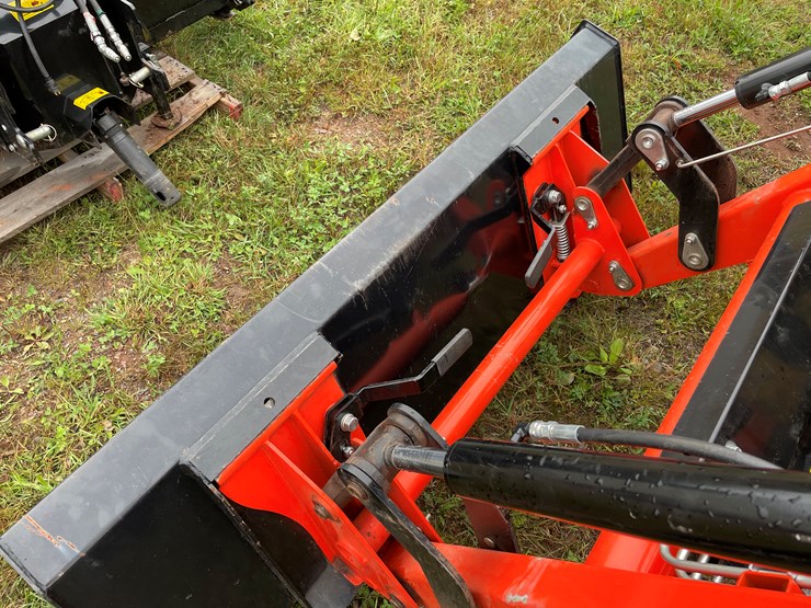 #8065-•-2024-bad-boy-4035ch-4wd-tractor-with-front-mount-berco-66"-snowblower-image-13