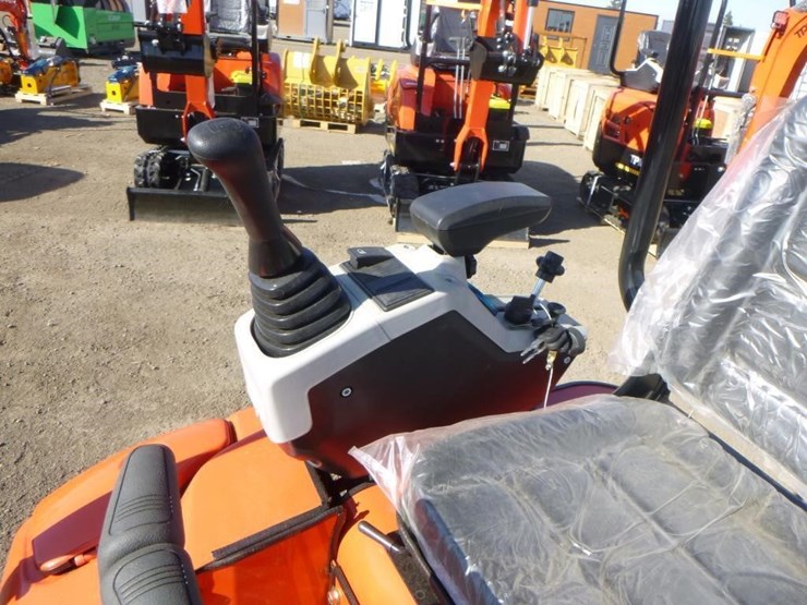 2025-tpm-16-hydraulic-excavator-image-22