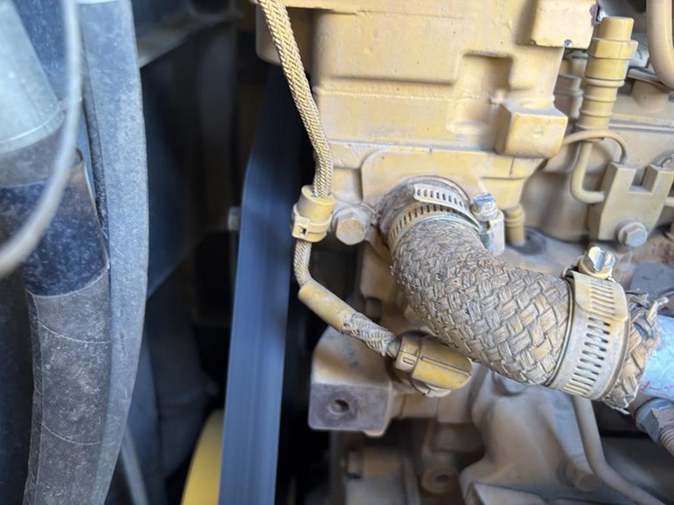 2017-deere-750k-image-71