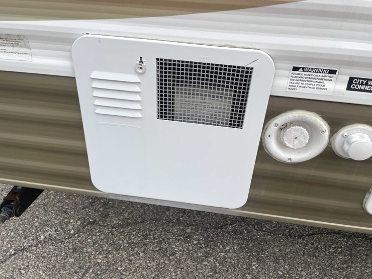#1976-•-2012-coachman-camper-(no-title)-image-33