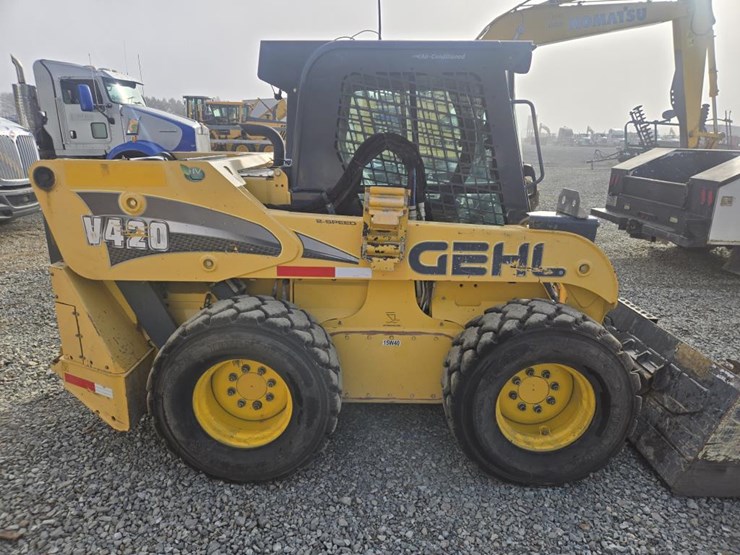 2019-gehl-v420-image-27