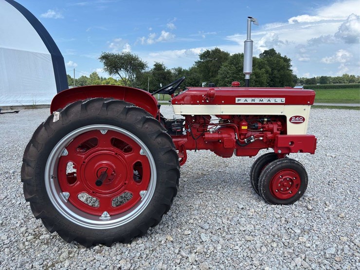 farmall-240-image-6