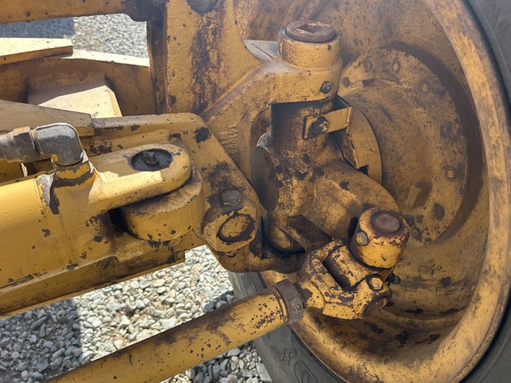 deere-770bh-image-24