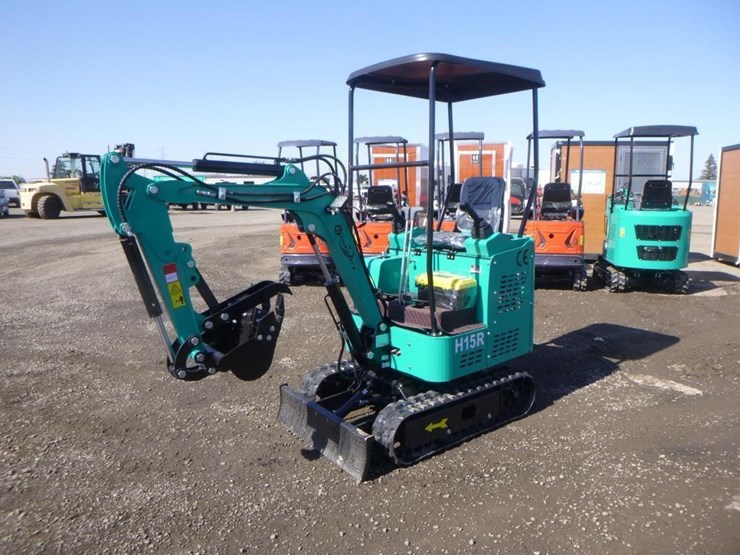 2025-agt-h15r-hydraulic-excavator-image-1