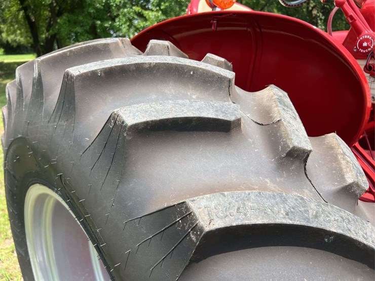 farmall-560-lp-image-48