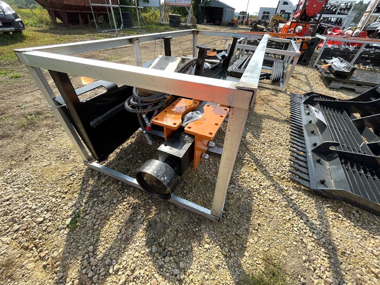 #3043-•-wolverine-skid-steer-post-driver-image-4