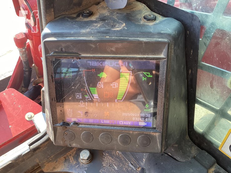 2021-takeuchi-tl10v2-image-16