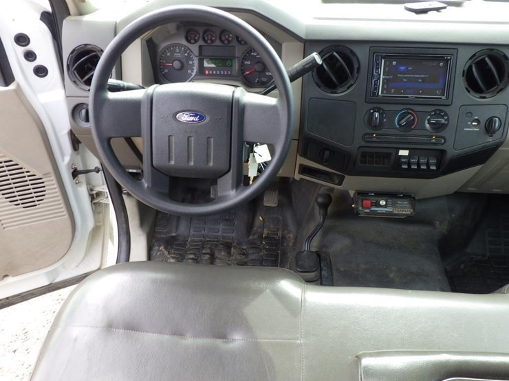 2010-ford-f350-image-8