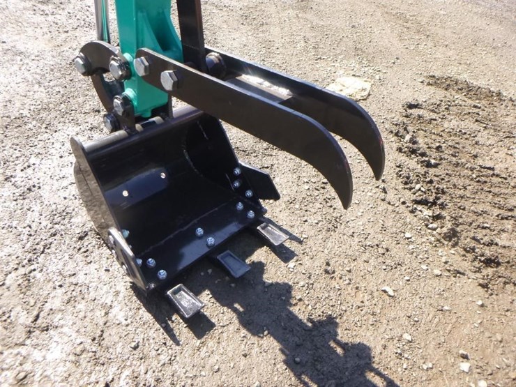 2025-agt-h15r-hydraulic-excavator-image-9