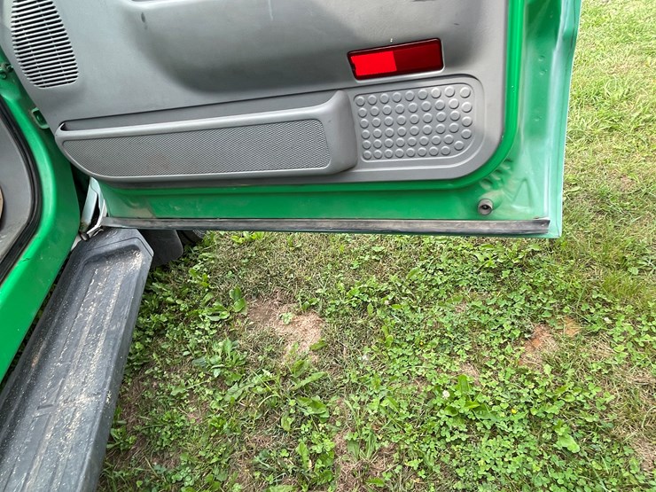 2006-ford-f550-image-25