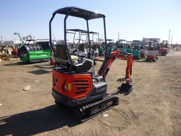 2025-agt-mx15rx-hydraulic-excavator-image-3