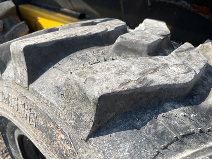 2019-new-holland-l216-image-15