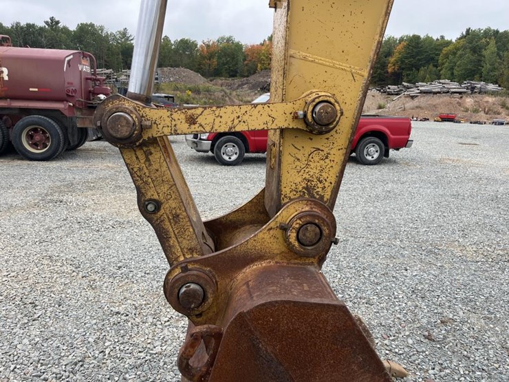 2011-caterpillar-320d-image-15