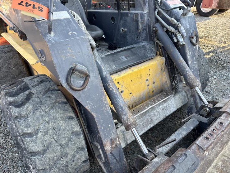 2001-new-holland-ls180-image-12