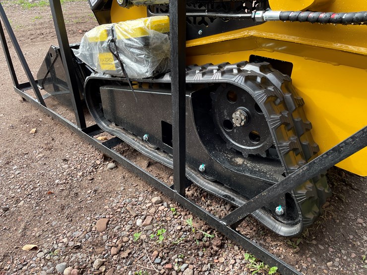 #8175-•-agt-compact-track-loader-image-8