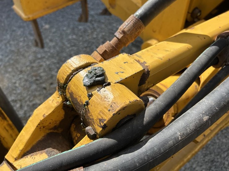 2001-deere-772ch-image-30