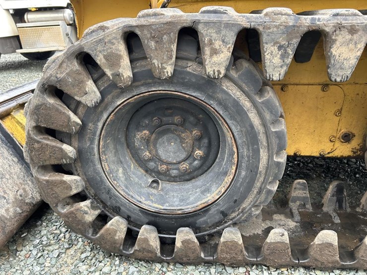 deere-240-image-50