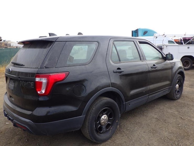 2017-ford-explorer-image-3