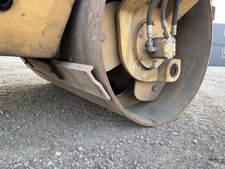 caterpillar-cb34-image-12