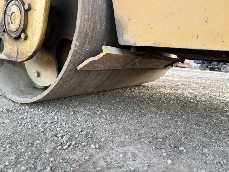 caterpillar-cb34-image-13