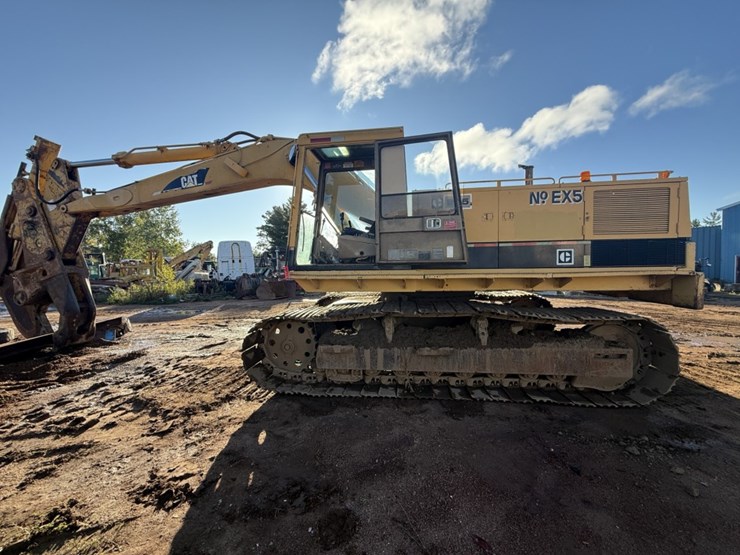 caterpillar-235-image-2