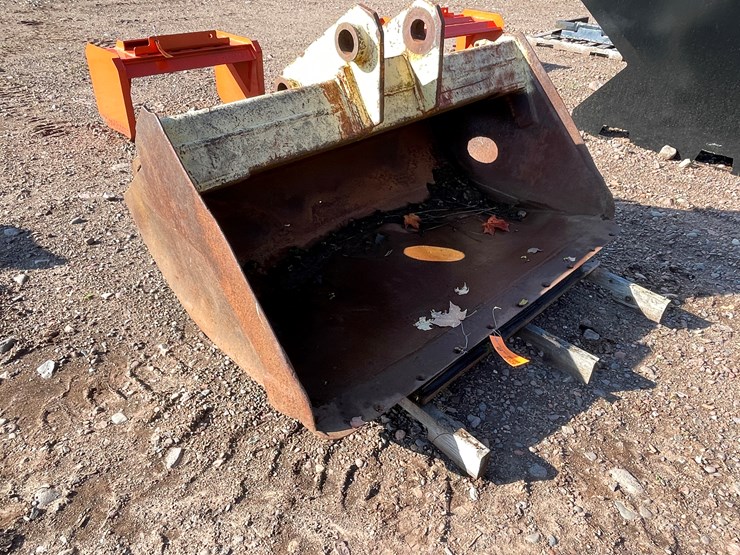 #8207-•-excavator-bucket-image-3